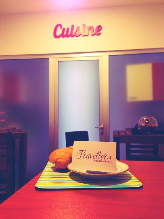 Couette-café Travellers Naples